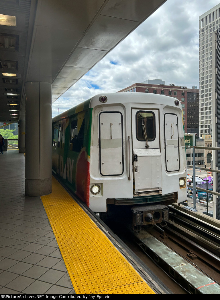 People Mover Arriving at Financial District Station